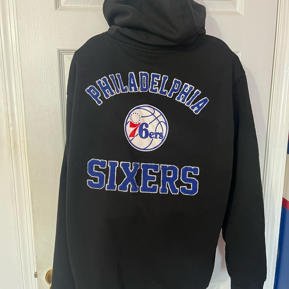 Philadelphia 76ers hoodie embroidered front logo and unique embroidered back XL